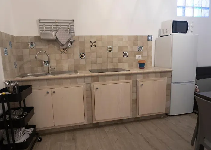 Mrbrown - Cinzia Aparthotel